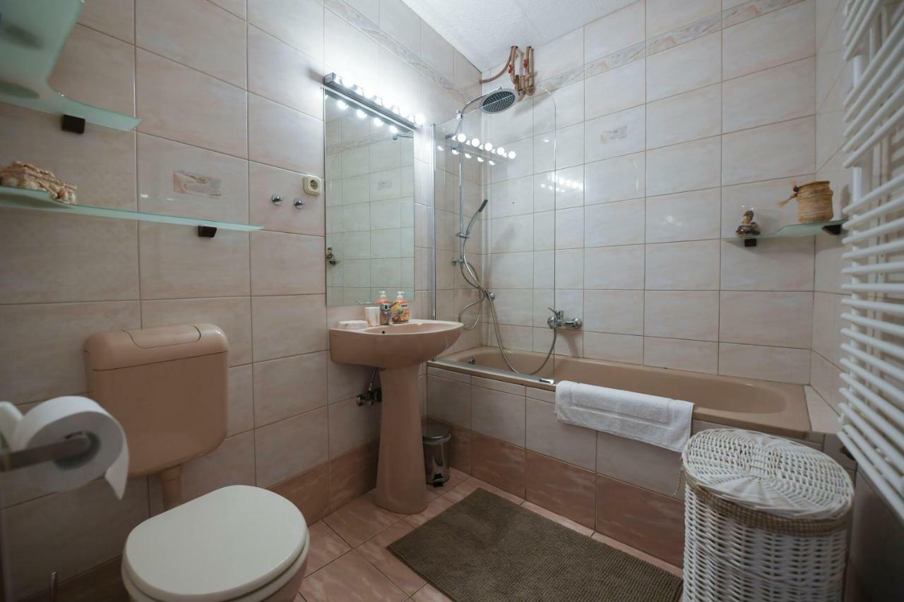 Moretti Apartman Apartment Eger Luaran gambar